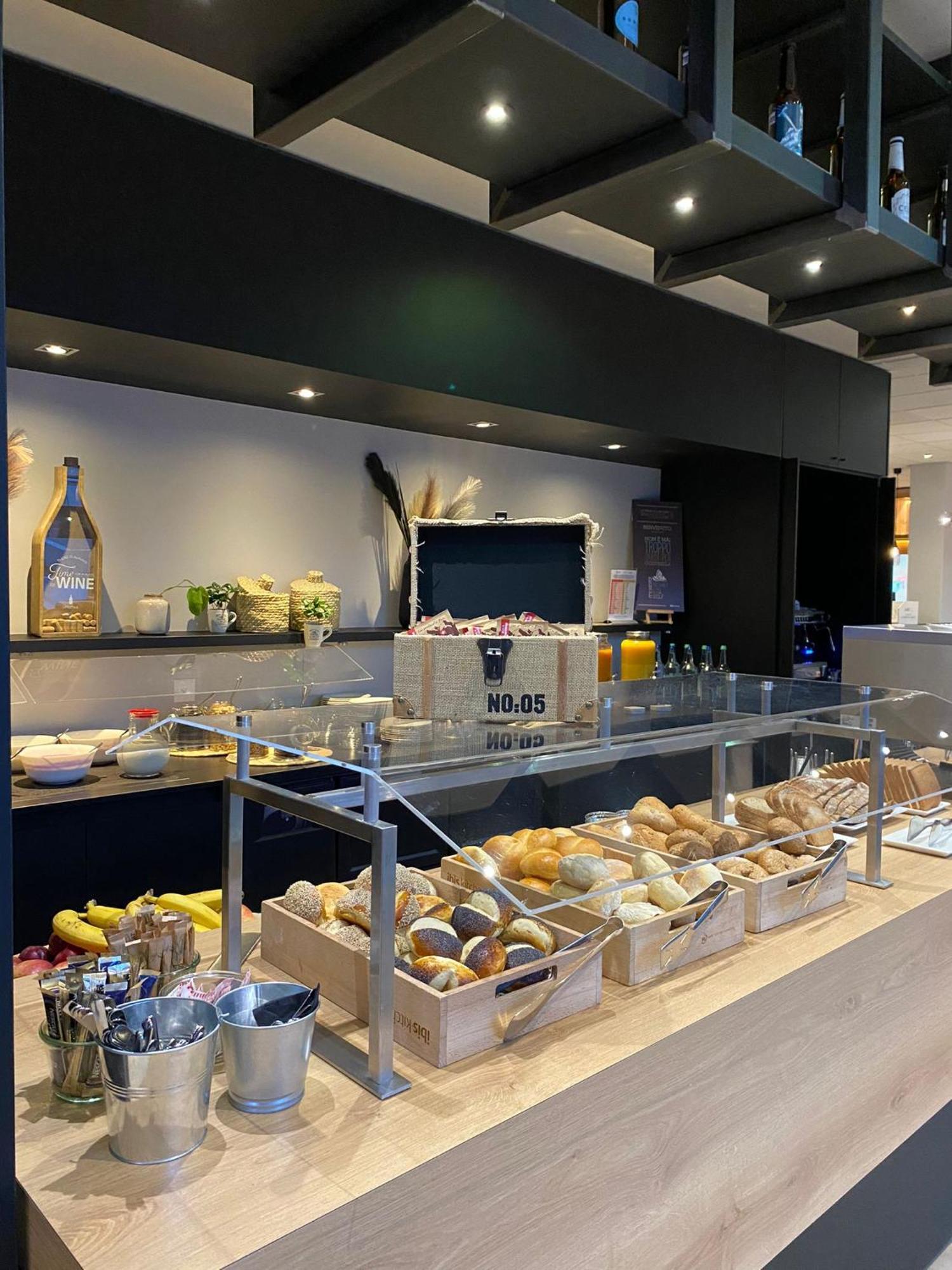 Ibis Budget Lugano Paradiso Esterno foto