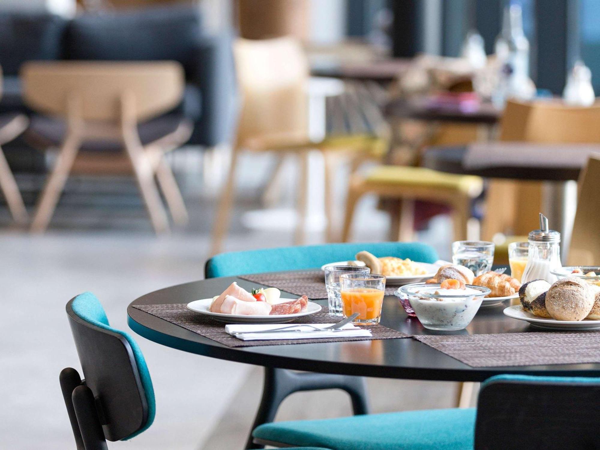 Ibis Budget Lugano Paradiso Esterno foto